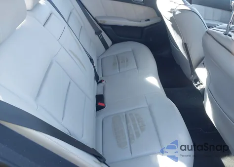 2010 Mercedes-Benz E 350 4Matic z USA, uszkodzony, nr VIN WDDHF8HB6AA188658